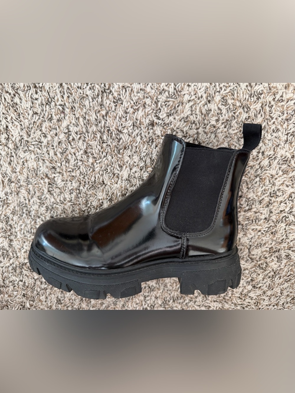 Cushionaire Patent Black Lug Sole Chelsea Boots (Like New)